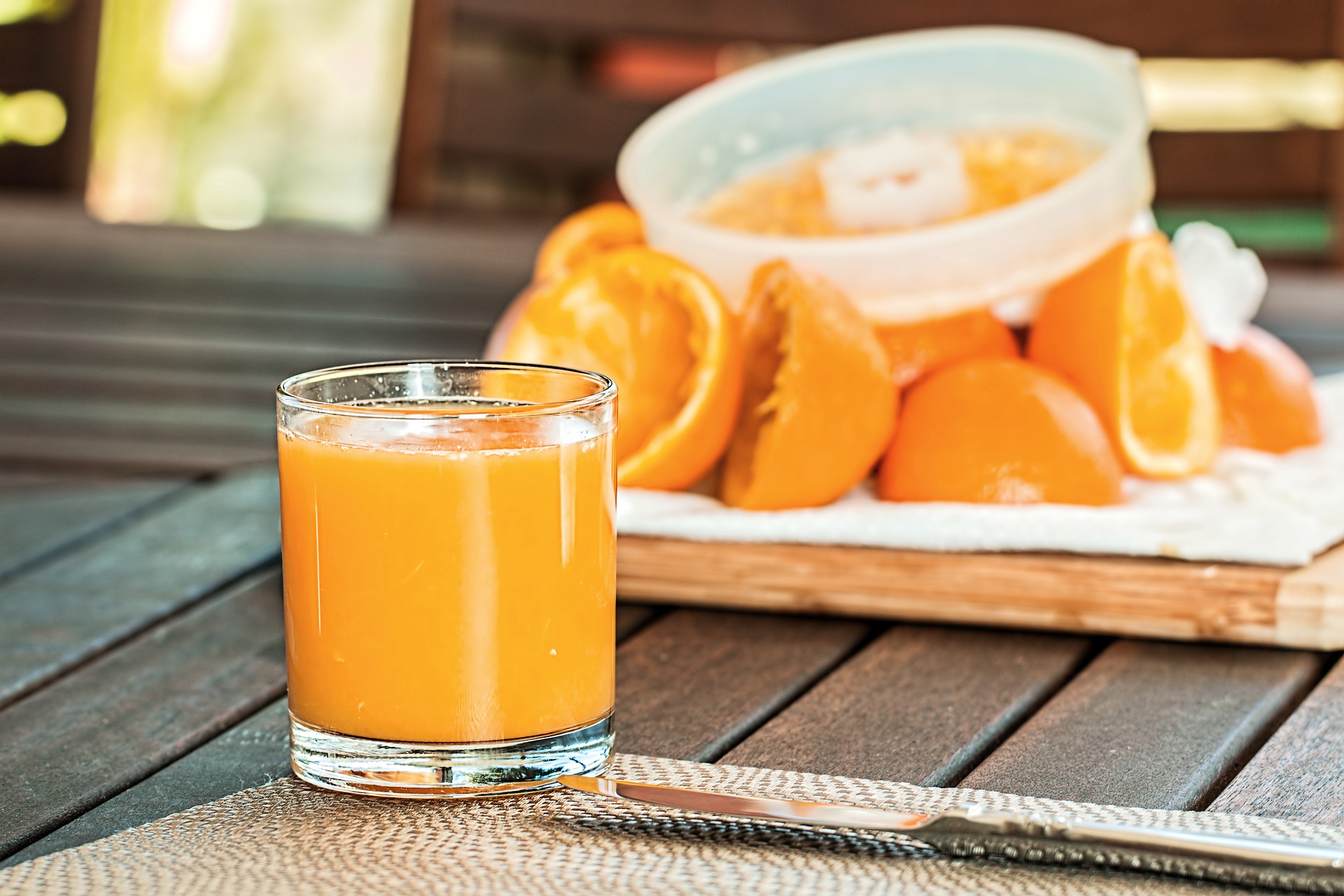 Flu Season 10 fresh orange juice 1614822 1920